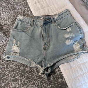 Dainty Hooligan size small jean shorts